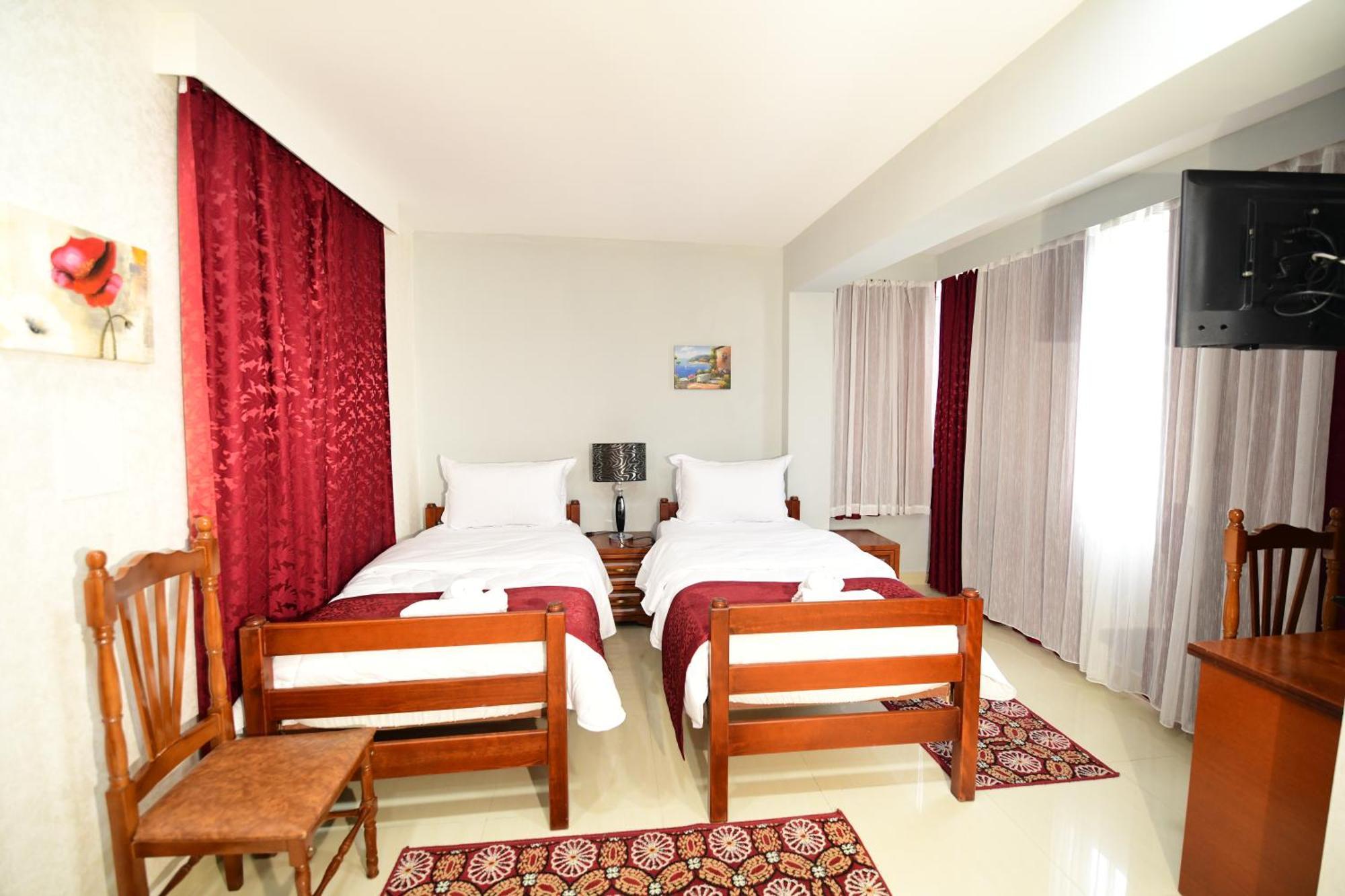 Zobo Hotel Shkodër Exterior foto